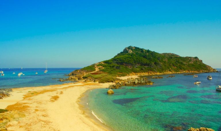 Plage secrete Escalet