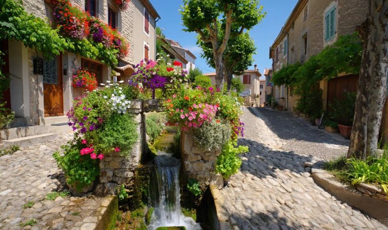 Village insolite Var