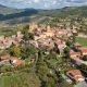 Oubliez Lyon : ce village médiéval a tout d’un décor de cinéma… mais sans les files de touristes