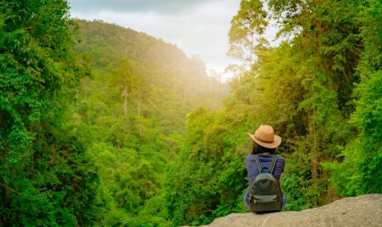 Partir seul.e pour mieux se retrouver : ces 7 destinations transformatrices à vivre pleinement