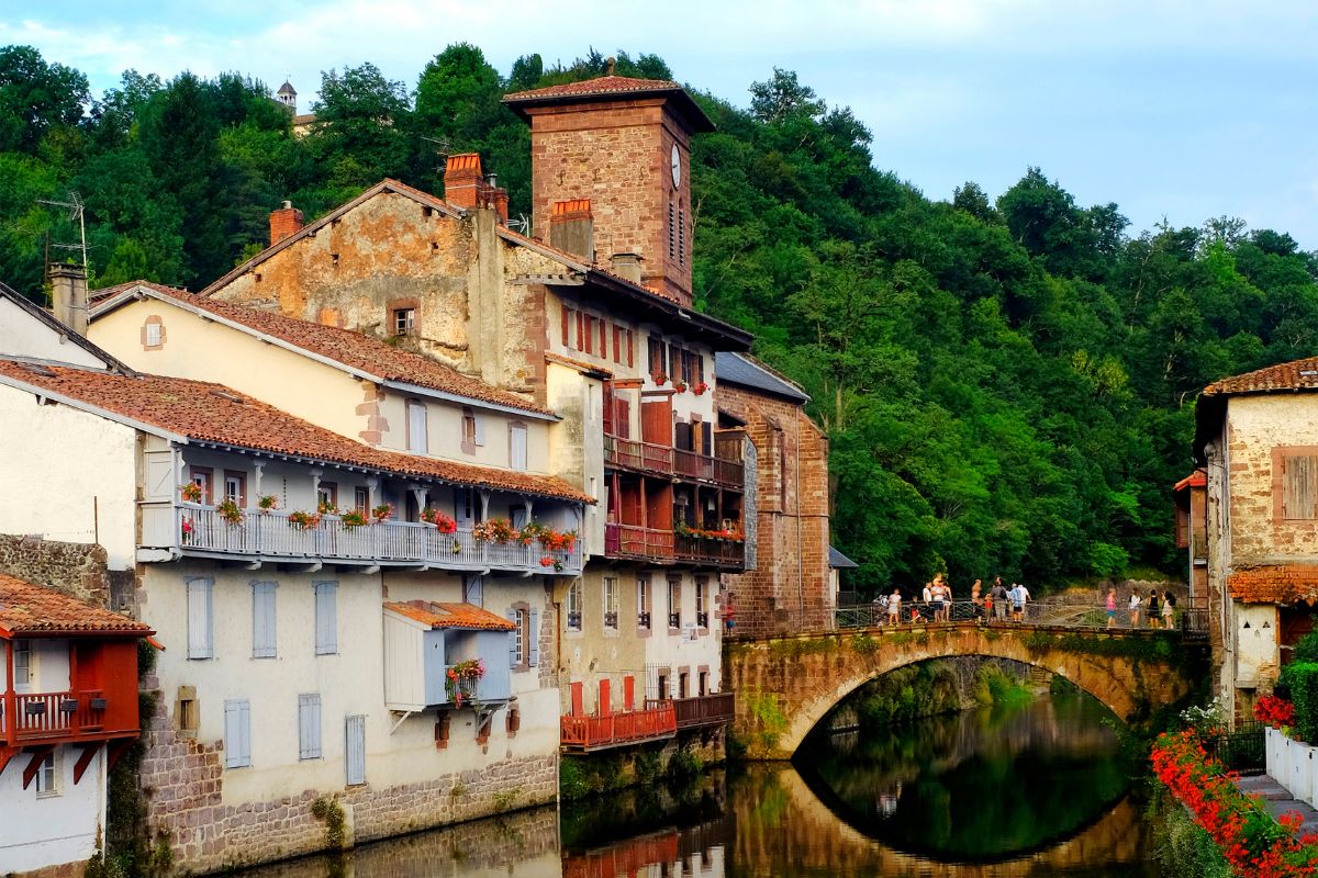 Il est la star du Pays basque, ce village qui fait de l'ombre à Biarritz et Saint-Jean-de-Luz