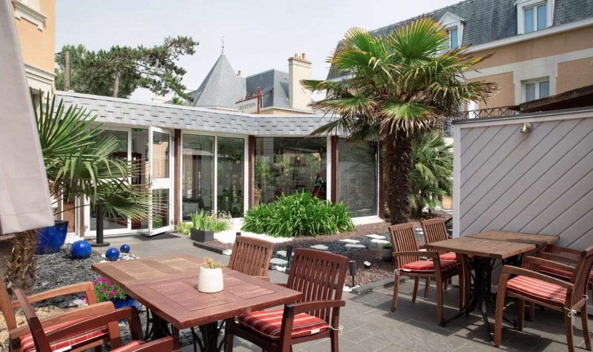 Hôtel La Villefromoy 4*